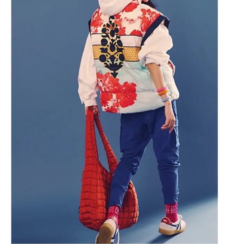 Catch live show for specials on Free People Movement puffers. Pippas & packables - Picture 9 of 17